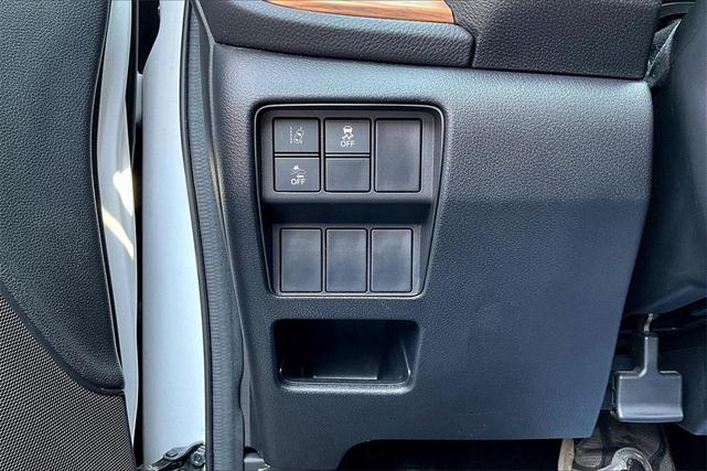 Photo of 2020 Platinum White Pearl Honda CR-V