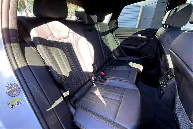Photo of 2023 Glacier White Metallic Audi Q5