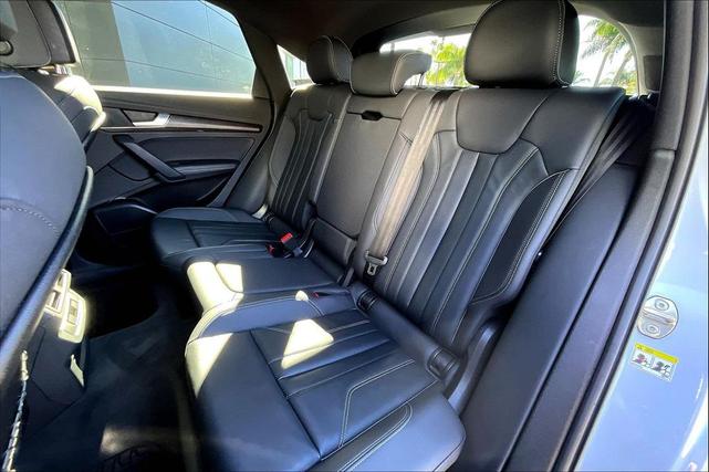Photo of 2023 Glacier White Metallic Audi Q5