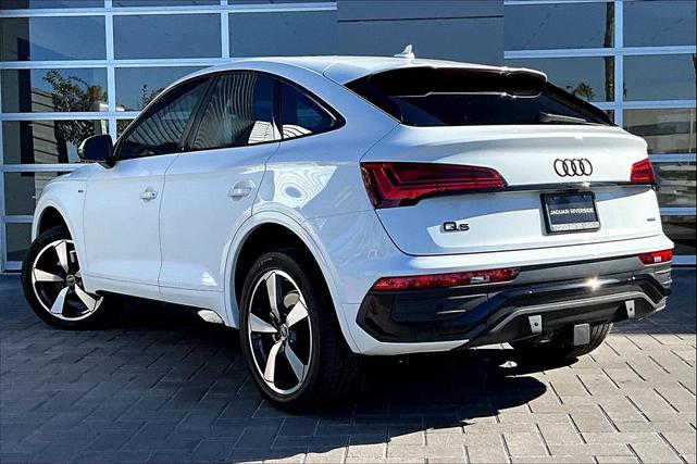 Photo of 2023 Glacier White Metallic Audi Q5