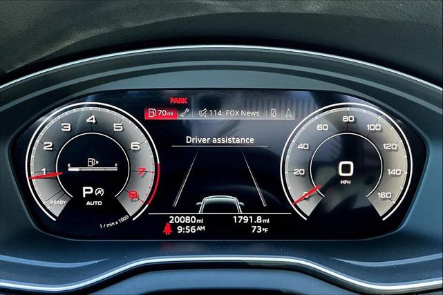 Photo of 2023 Glacier White Metallic Audi Q5
