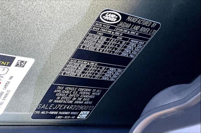 Photo of 2024 Pangea Green Metallic Land Rover Defender