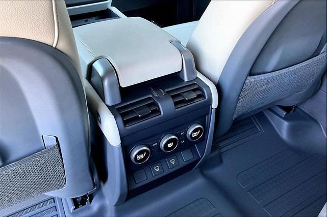 Photo of 2024 Pangea Green Metallic Land Rover Defender
