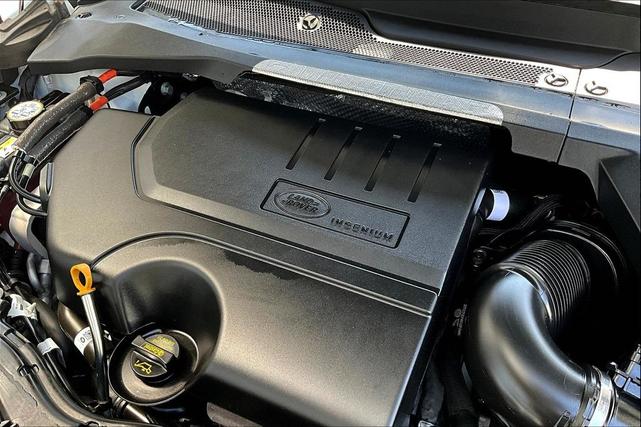 Photo of 2024 Fuji White Land Rover Discovery Sport