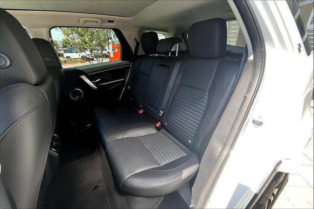 Photo of 2024 Fuji White Land Rover Discovery Sport