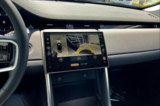 Photo of 2024 Fuji White Land Rover Discovery Sport