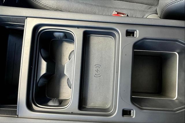 Photo of 2024 Eiger Gray Metallic Land Rover Defender