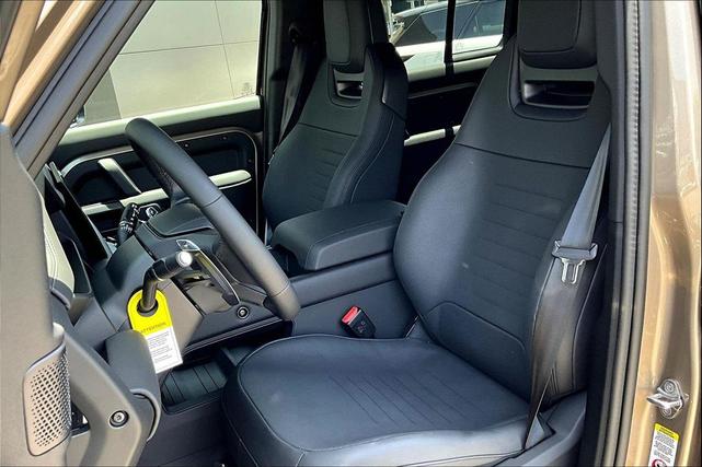 Photo of 2025 Petra Copper Premium Metallic Land Rover Defender