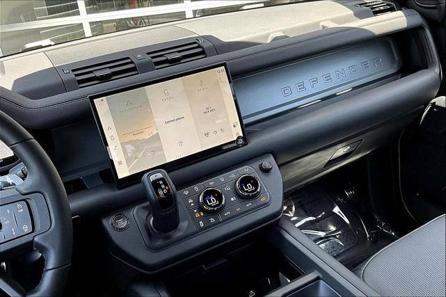 Photo of 2025 Petra Copper Premium Metallic Land Rover Defender