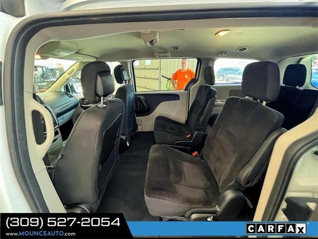 Photo of 2018 White Knuckle Clearcoat Dodge Grand Caravan