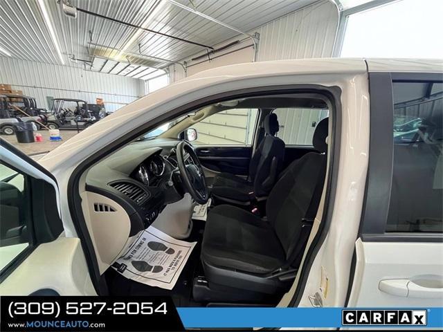 Photo of 2018 White Knuckle Clearcoat Dodge Grand Caravan
