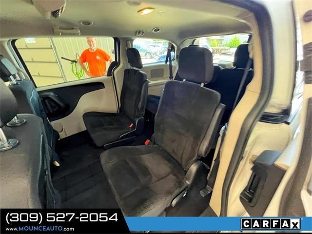 Photo of 2018 White Knuckle Clearcoat Dodge Grand Caravan