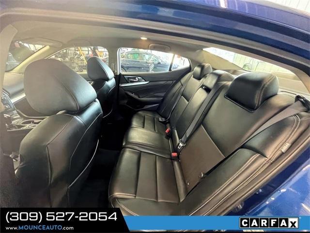 Photo of 2019 Deep Blue Pearl Nissan Maxima