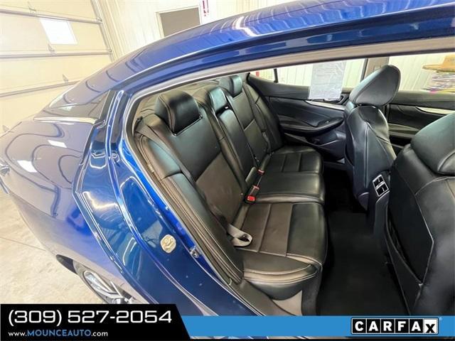 Photo of 2019 Deep Blue Pearl Nissan Maxima