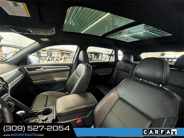 Photo of 2021 Pure Gray Volkswagen Atlas Cross Sport