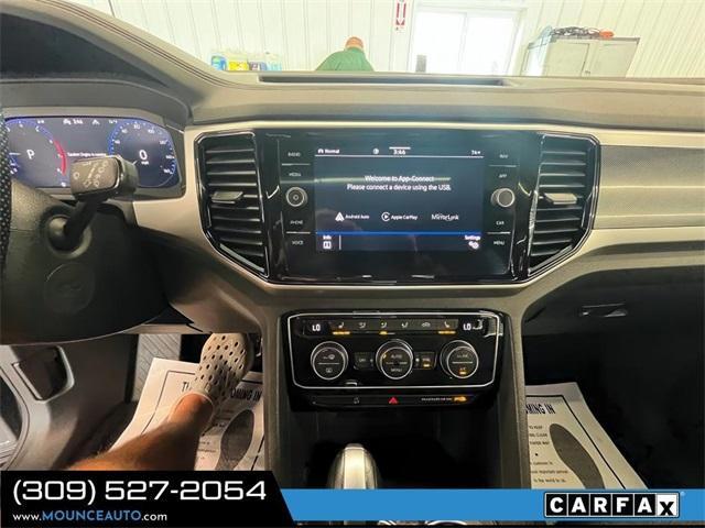 Photo of 2021 Pure Gray Volkswagen Atlas Cross Sport