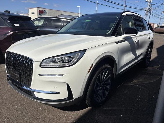 Photo of 2025 Pristine White Metallic Tri-Coat Lincoln Corsair