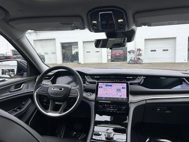 Photo of 2023 Bright White Clearcoat Jeep Grand Cherokee 4xe