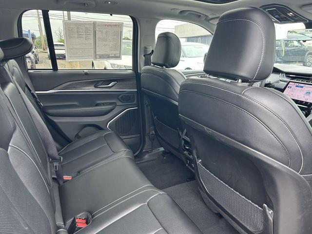 Photo of 2023 Bright White Clearcoat Jeep Grand Cherokee 4xe