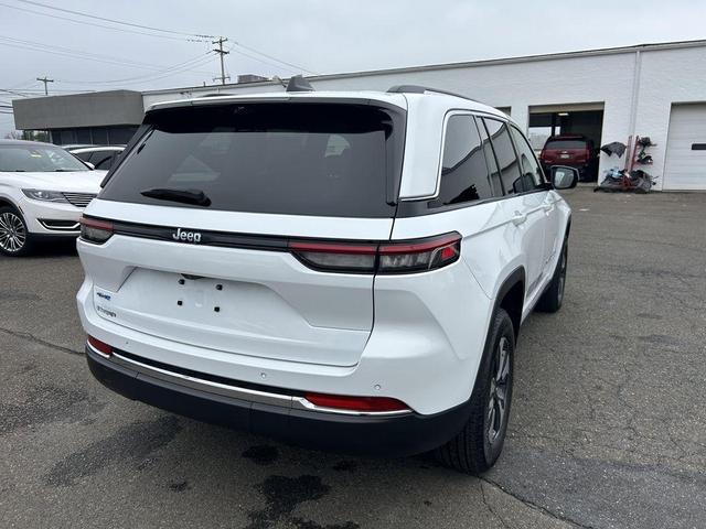 Photo of 2023 Bright White Clearcoat Jeep Grand Cherokee 4xe