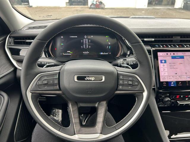 Photo of 2023 Bright White Clearcoat Jeep Grand Cherokee 4xe