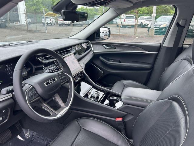 Photo of 2023 Bright White Clearcoat Jeep Grand Cherokee 4xe