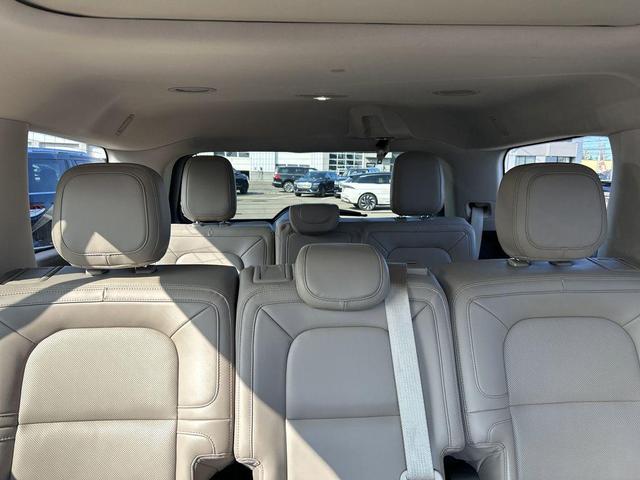 Photo of 2024 Blue Metallic Lincoln Navigator