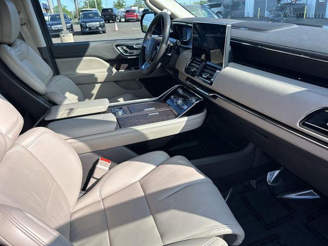 Photo of 2024 Blue Metallic Lincoln Navigator
