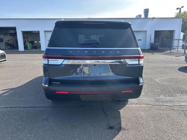 Photo of 2024 Blue Metallic Lincoln Navigator