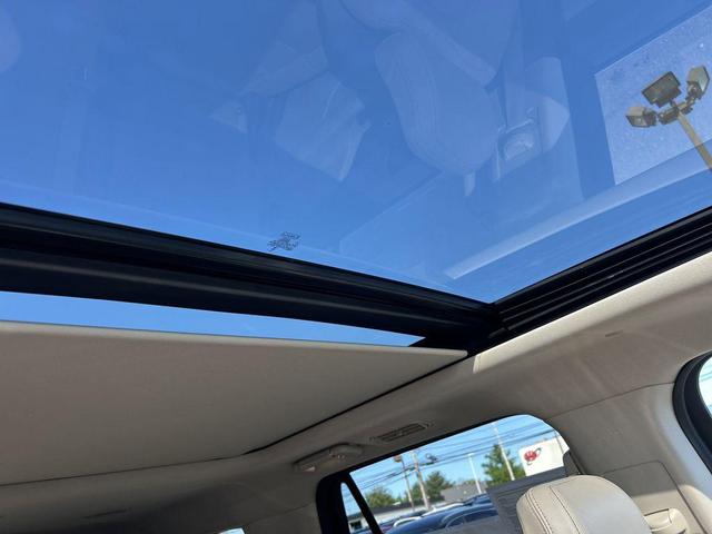 Photo of 2024 Blue Metallic Lincoln Navigator