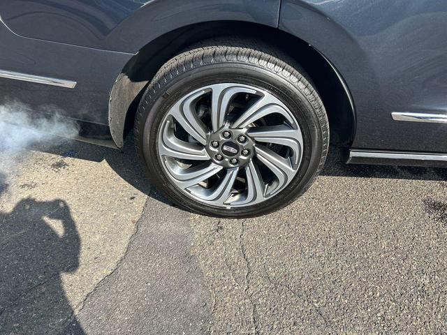 Photo of 2024 Blue Metallic Lincoln Navigator