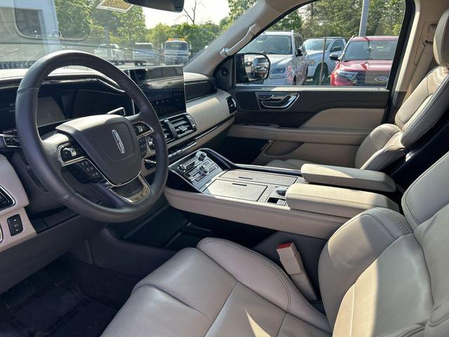 Photo of 2024 Blue Metallic Lincoln Navigator