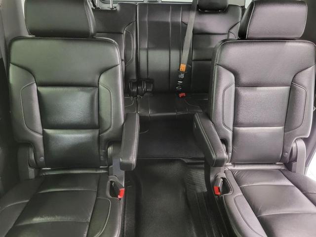 Photo of 2019 Summit White Chevrolet Suburban