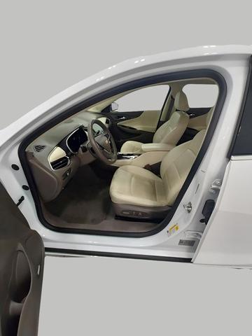 Photo of 2024 Summit White Chevrolet Malibu