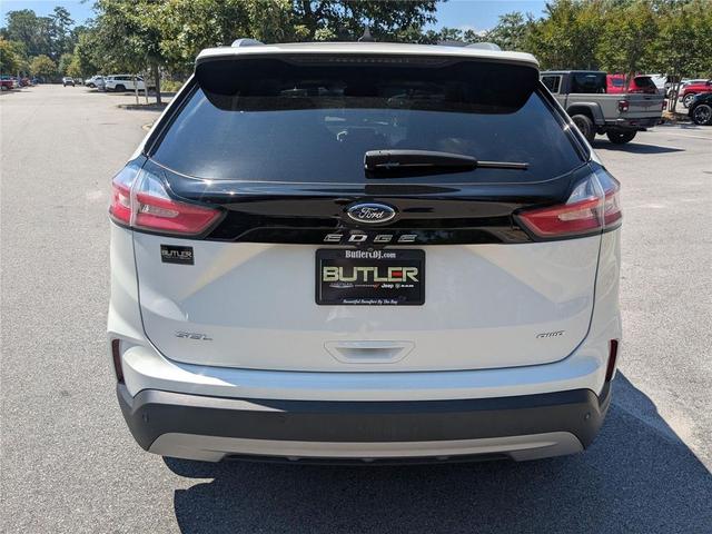 Photo of 2022 Star White Metallic Tri-Coat Ford Edge