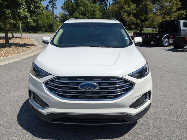 Photo of 2022 Star White Metallic Tri-Coat Ford Edge