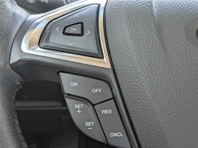 Photo of 2022 Star White Metallic Tri-Coat Ford Edge