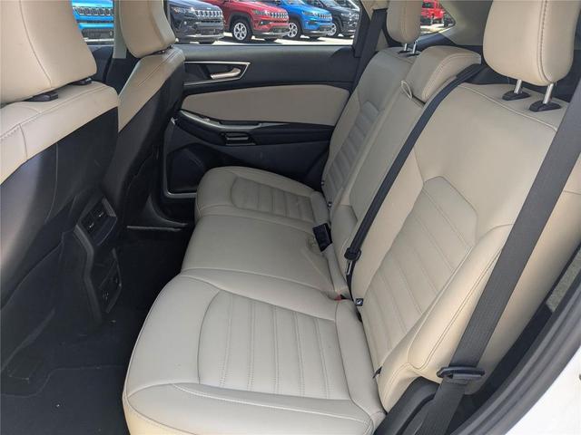 Photo of 2022 Star White Metallic Tri-Coat Ford Edge