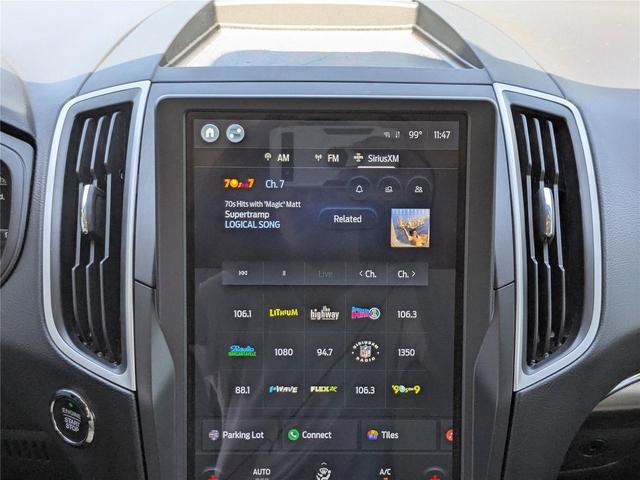 Photo of 2022 Star White Metallic Tri-Coat Ford Edge