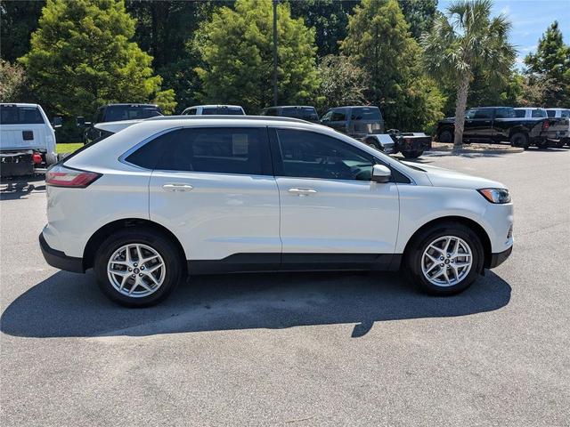 Photo of 2022 Star White Metallic Tri-Coat Ford Edge