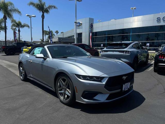 Photo of 2025 Iconic Silver Metallic Ford Mustang