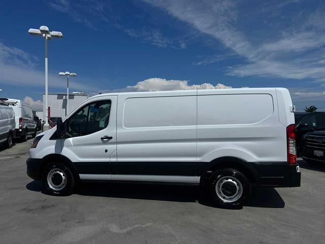 Photo of 2022 Oxford White Ford Transit-150