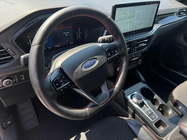 Photo of 2024 Star White Ford Escape