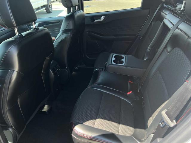 Photo of 2024 Star White Ford Escape