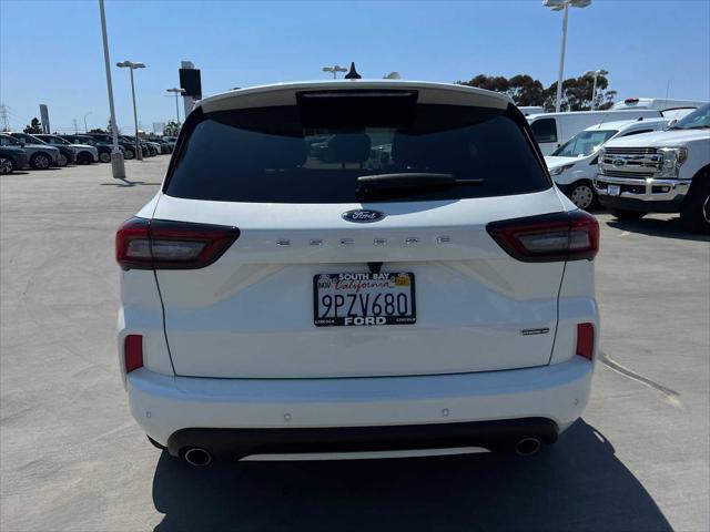 Photo of 2024 Star White Ford Escape