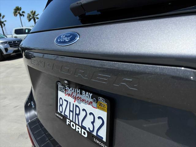 Photo of 2022 Carbonized Gray Metallic Ford Explorer