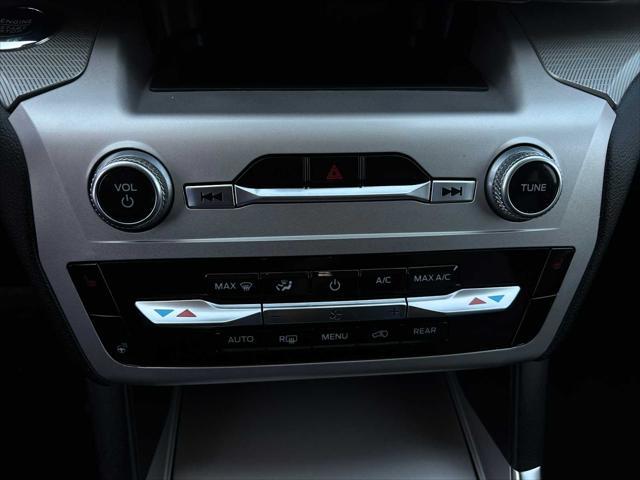 Photo of 2022 Carbonized Gray Metallic Ford Explorer