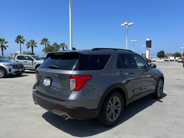 Photo of 2022 Carbonized Gray Metallic Ford Explorer
