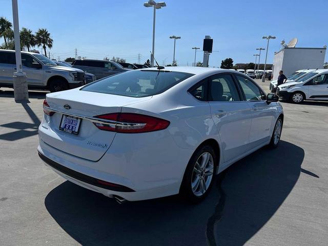 Photo of 2018 Oxford White Ford Fusion Hybrid