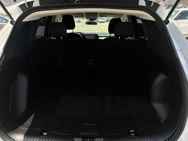 Photo of 2021 Oxford White Ford Escape